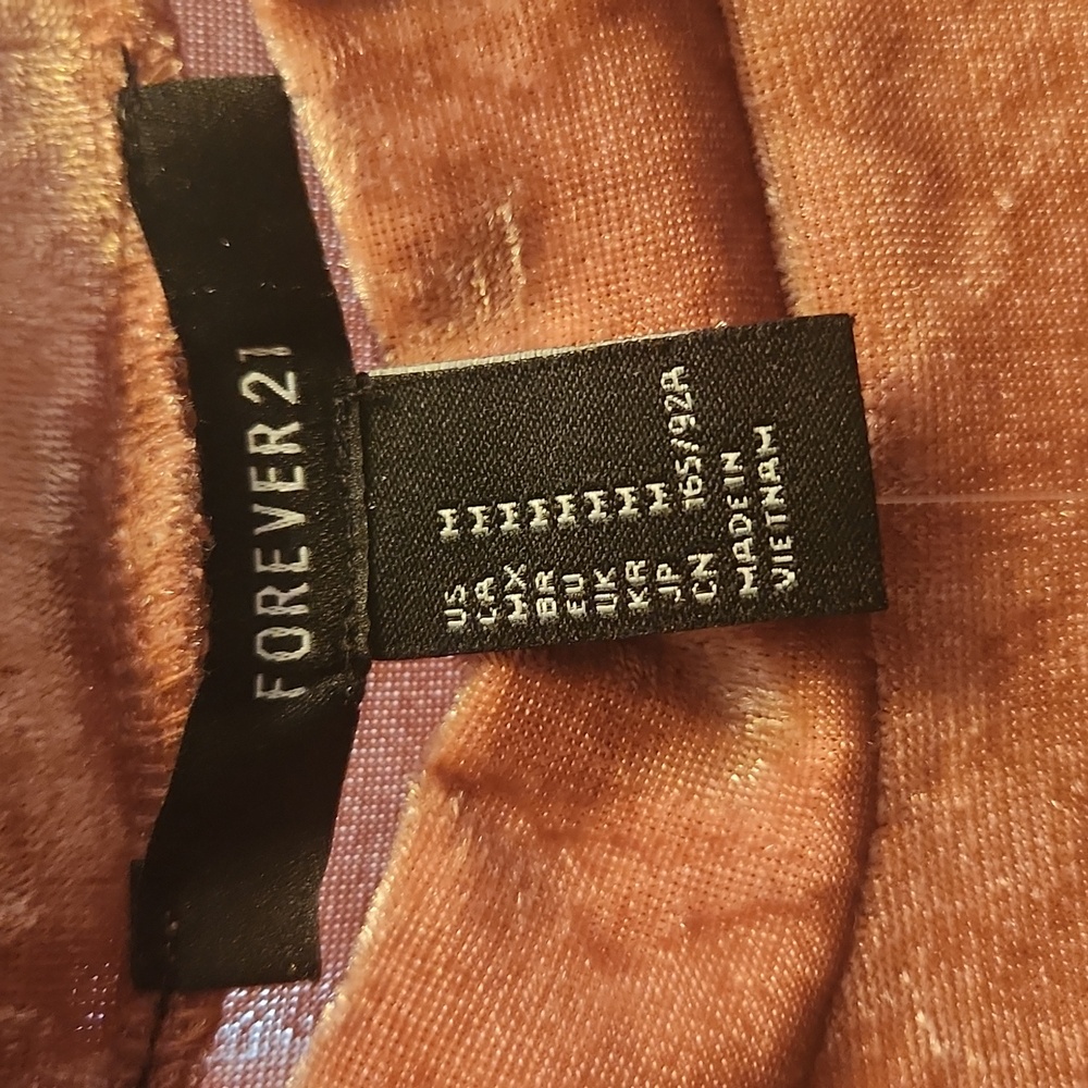 Pink NWT Forever 21 Junior's Medium Dress With Short Split at the bottom - Picture 2 of 4